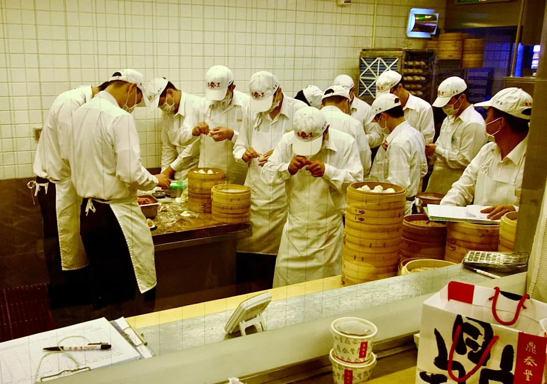 2024年企事业单位食堂托管政策变化与合规经营要点解析正文配图 1